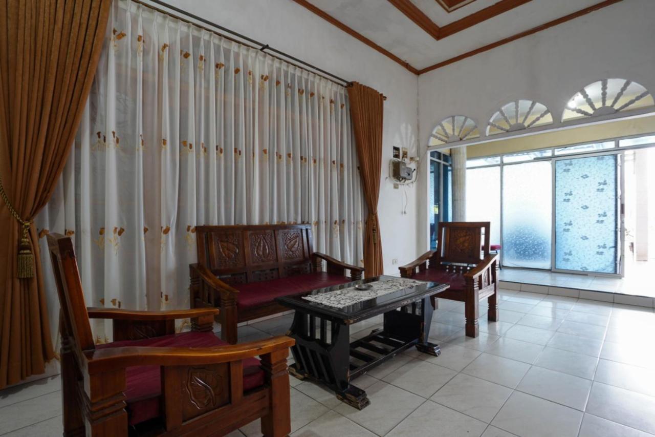 Oyo 2876 Hotel Idayu Palembang Zewnętrze zdjęcie