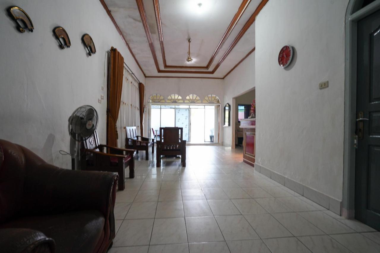 Oyo 2876 Hotel Idayu Palembang Zewnętrze zdjęcie
